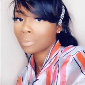 Meet your Posher, Mikhaila